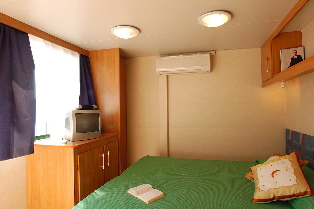 Camping Edy Hotel Diano Marina Room photo