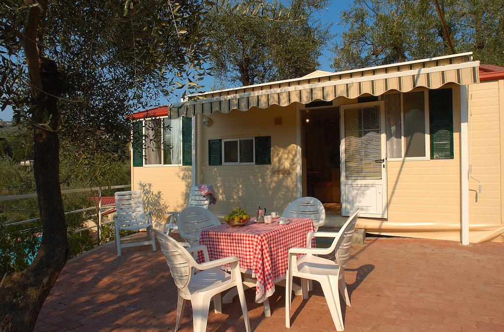 Camping Edy Hotel Diano Marina Exterior photo