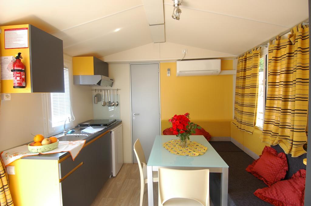 Camping Edy Hotel Diano Marina Room photo