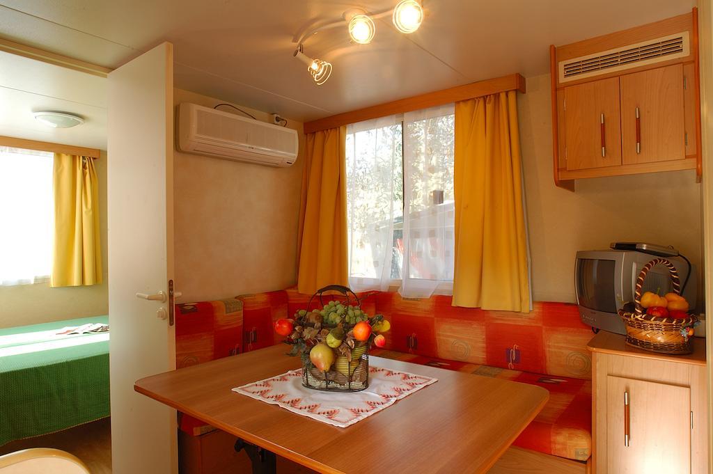 Camping Edy Hotel Diano Marina Room photo